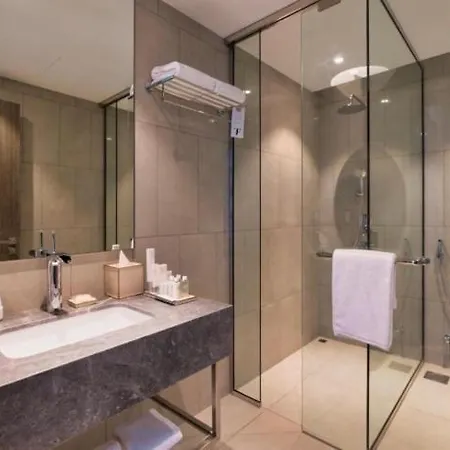 Hanza Tower Gold - 24 Sauna & Jacuzzi & Pool アパート シュチェチン